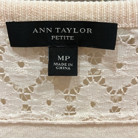 Delicate cardigan! Ann Taylor! - Picture 2 of 4